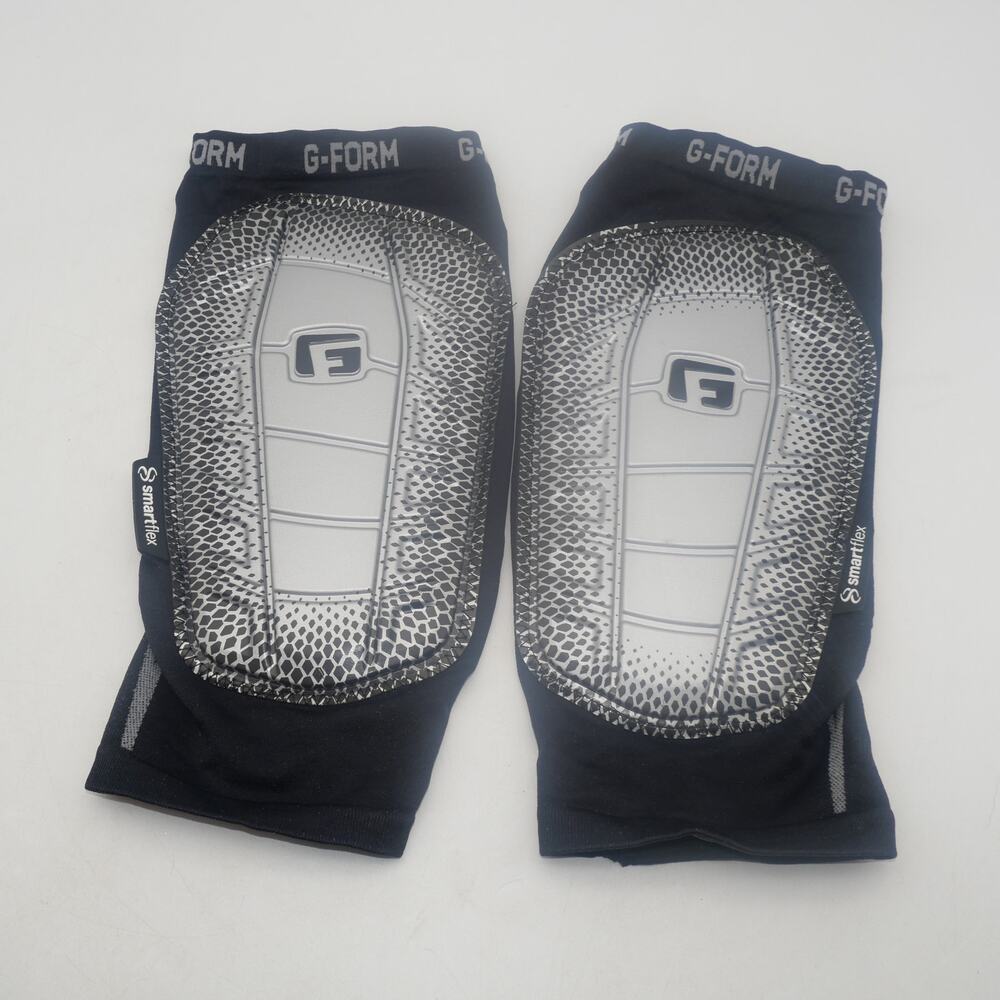 NEW G-Form Pro-S Elite 2 Shin Guards Adult Size Small Silver